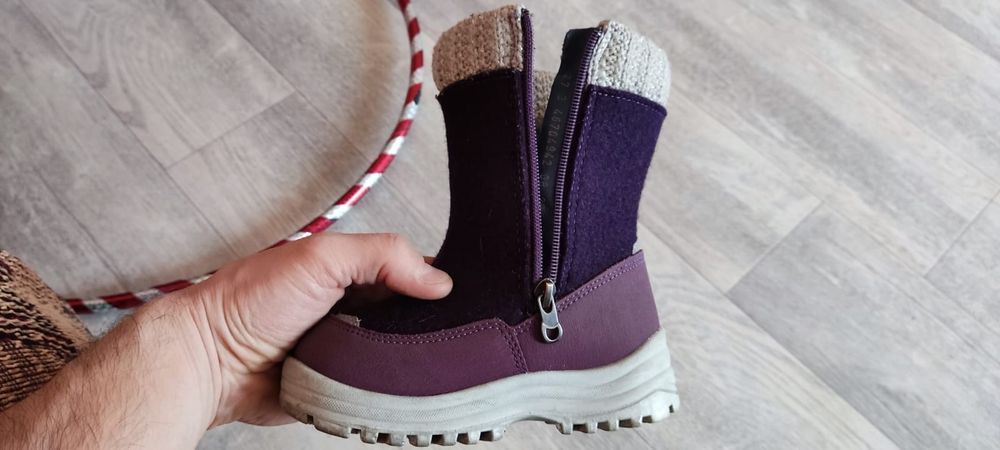 Продам валенки на девочку