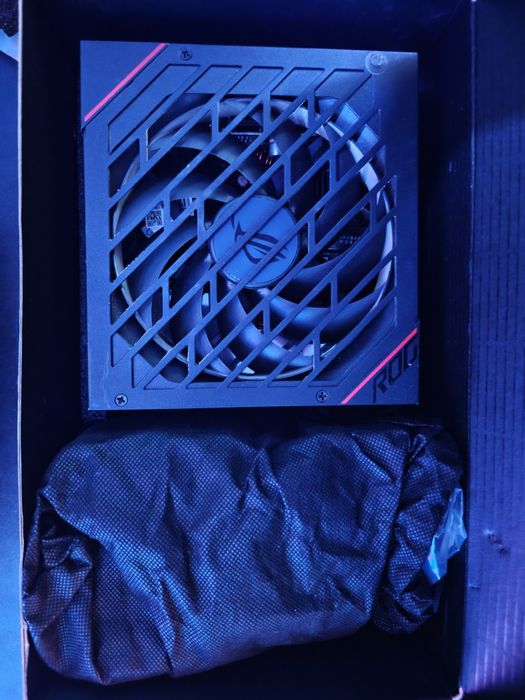 Захранване ASUS ROG Strix 750W 80+ gold, fully modular в гаранция