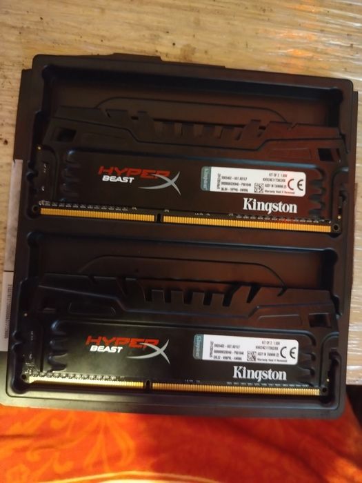 Vând plăcut Ram DDR3 8GB