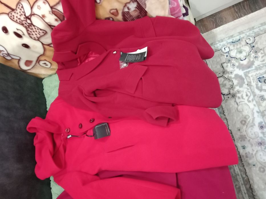 Пальто продам новые с этикетками