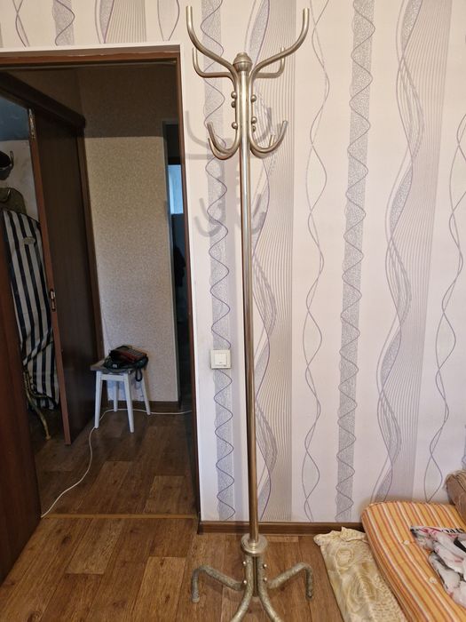 Продаем вешалки железные 4шт