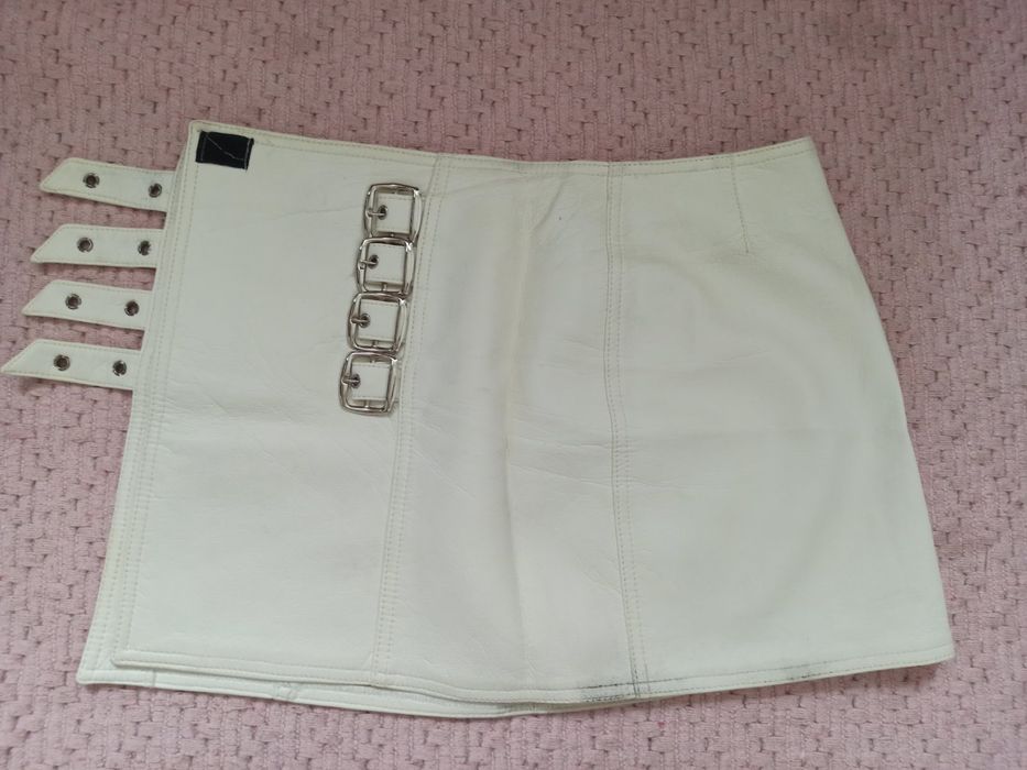 Кожена пола - бяла