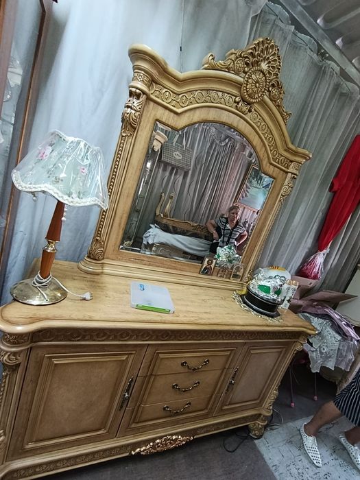 Продам комоды и тумбу