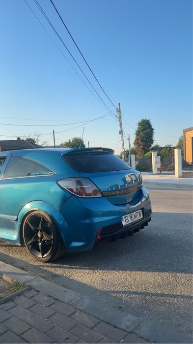 Opel astra h gtc