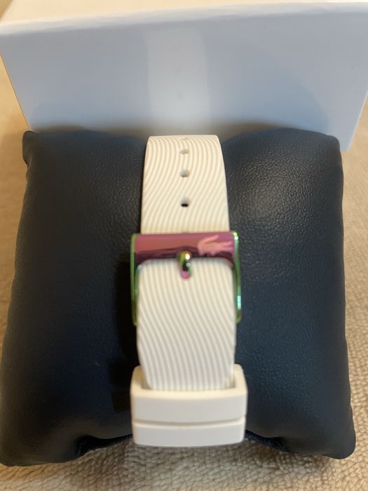 Дамски бял часовник с кожена каишка