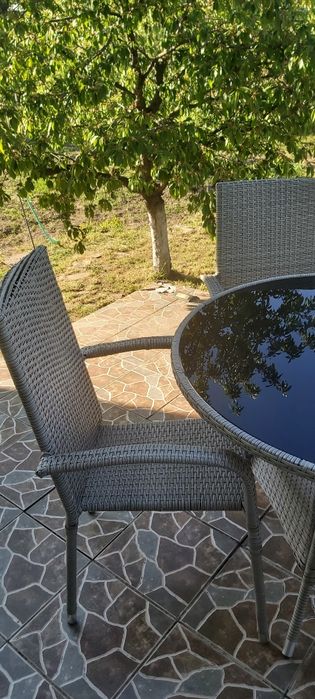 Vând masa cu scaune pentru terasa