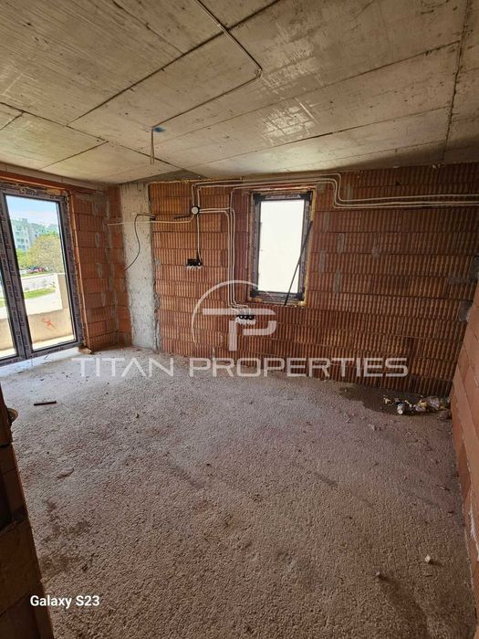 Продава се Тристаен апартамент в Пловдив, Тракия - 115 кв.м за 845 €/кв.м - Снимка #2