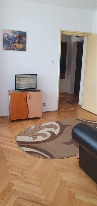 Închiriez apartament 2camere  !