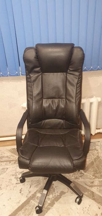Офисное кресло продам б/у