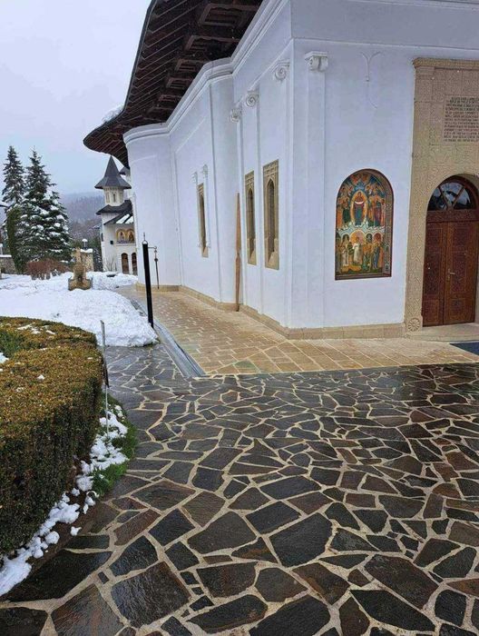 piatra naturala de inalta calitate cu montaj inclus