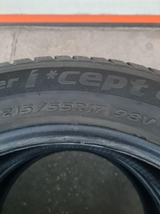 Зимни гуми 2 броя HANKOOK Winter Icept Evo2 215 55 R17 дот 3119