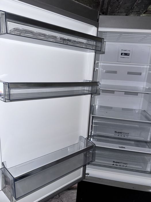 Хладилник с фризер Eurolux