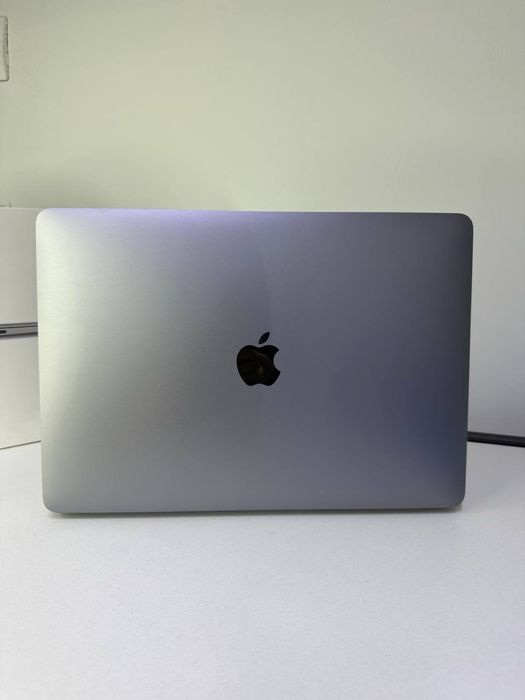 MacBook Air M1 / ram 8gb / (2020) / ₽