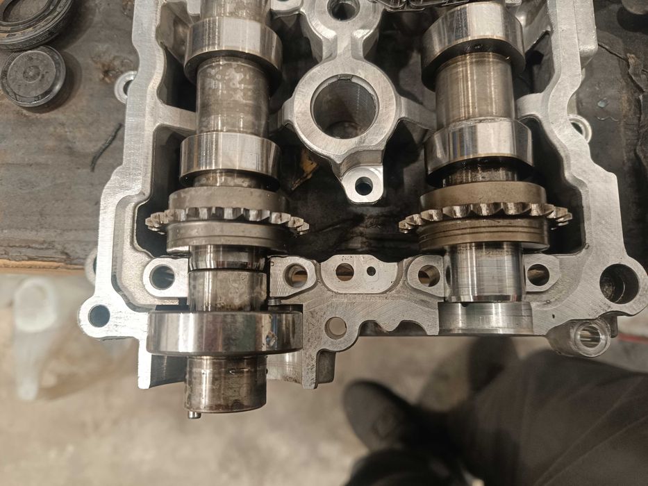 Капак, верига и разпределителни валове за 1.5 blueHDI Пежо Ситроен