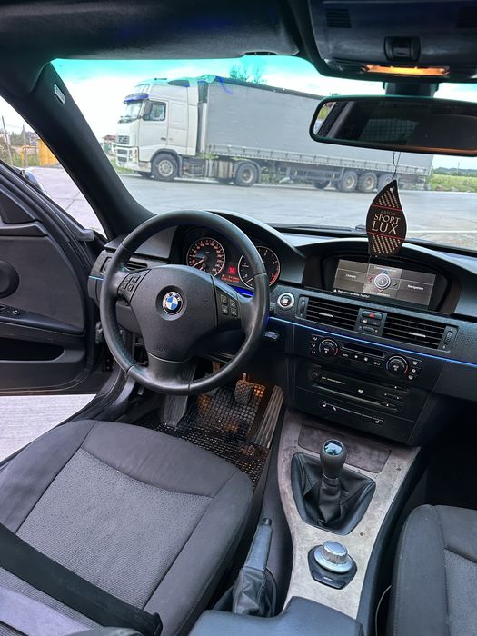 Vând bmw e91 2.0d