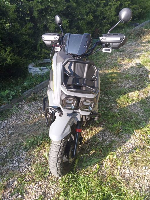 Vând scuter model Tank Grey 49 CC – Fabricat 2025, practic nou
