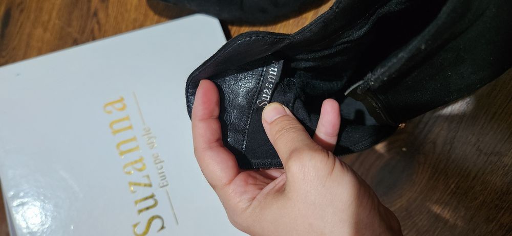 Замшевые женские сапоги Suzanna