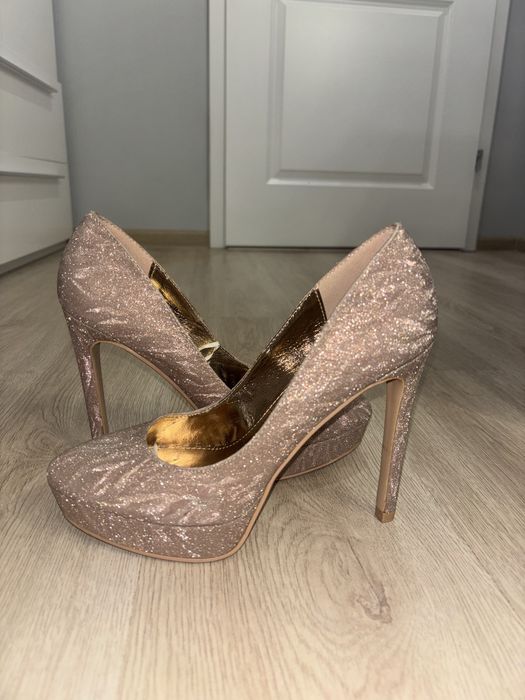 Високи токчета 39 номер