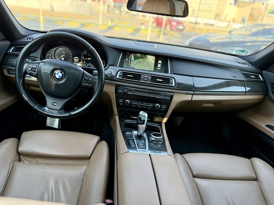 • Bmw 750D Xdrive 2014 Facelift / M Packet / Extra full • Parc Auto