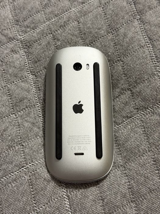 Продаю мышку apple