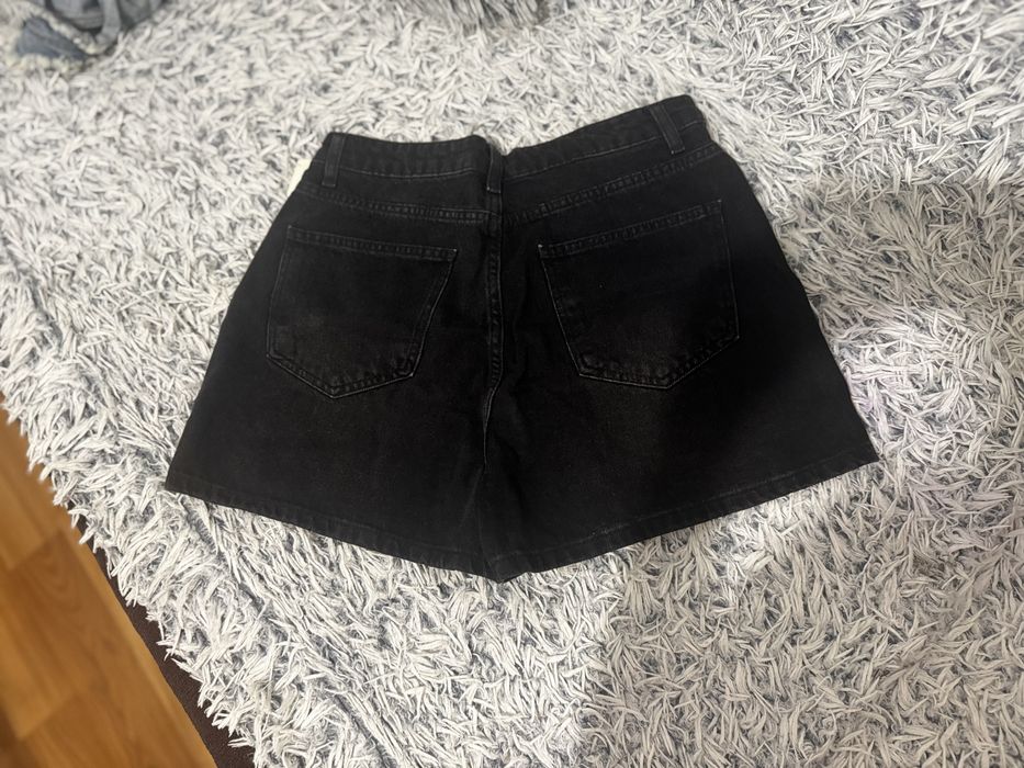 Pantaloni scurti de jeans