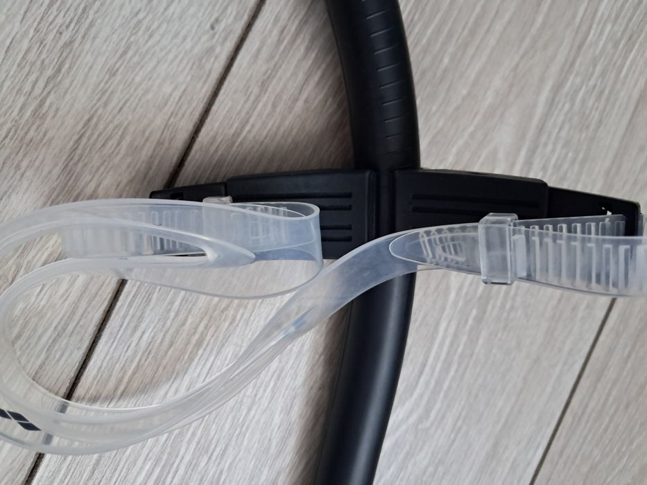 Трубка для плавания продам.