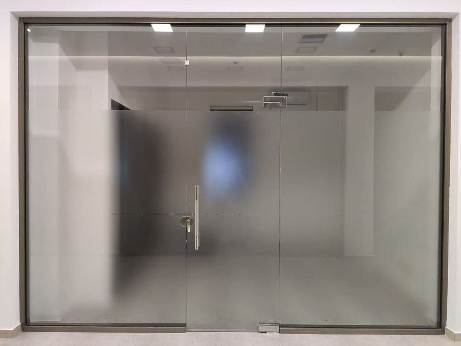 Стеклянный перегородки витражи перила