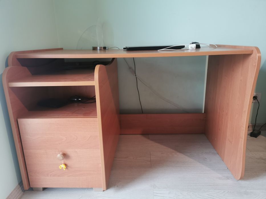 Lorelli-patut si birou