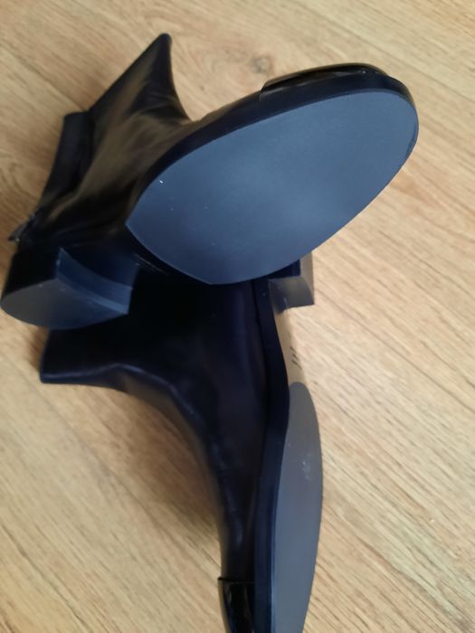 Vând ghetuțe damă noi