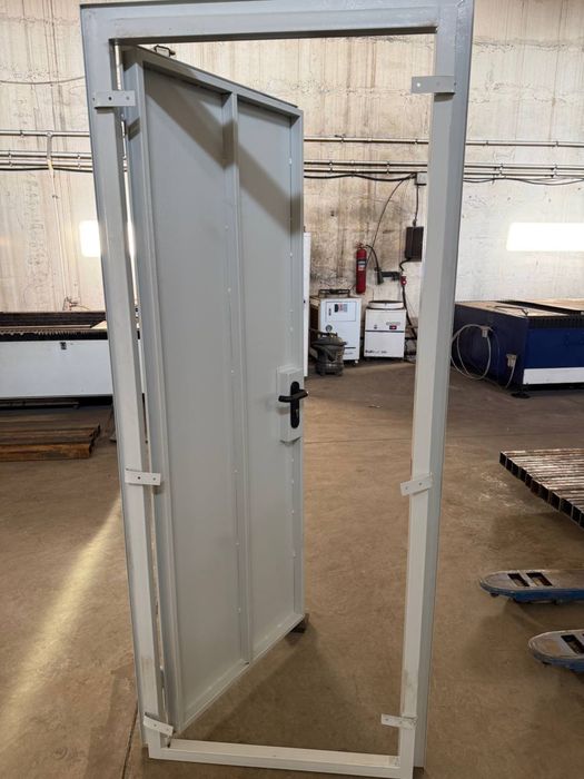 Двери металлические