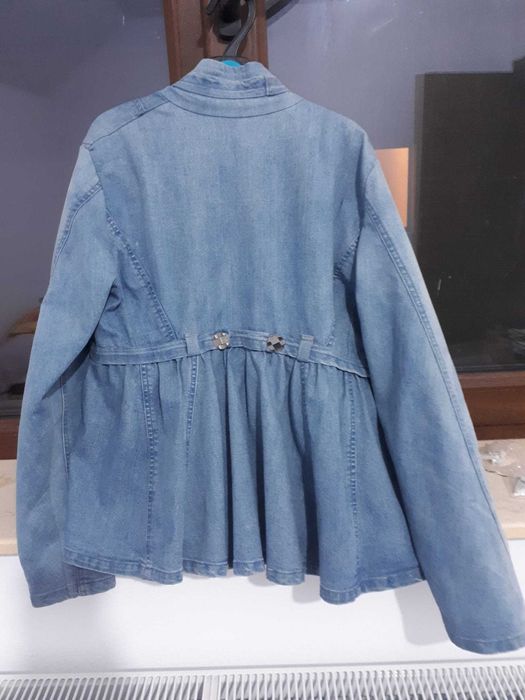 Vand jacheta blugi , deosebita