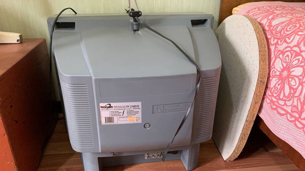 Телевизор Samsung и Roison