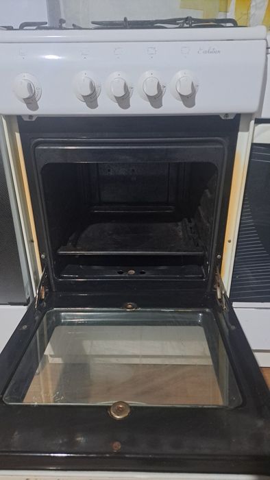 Продам газ плиту