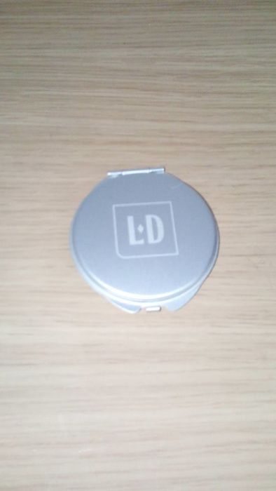 Дамско джобно огледало. Джобно огледало. Огледало.