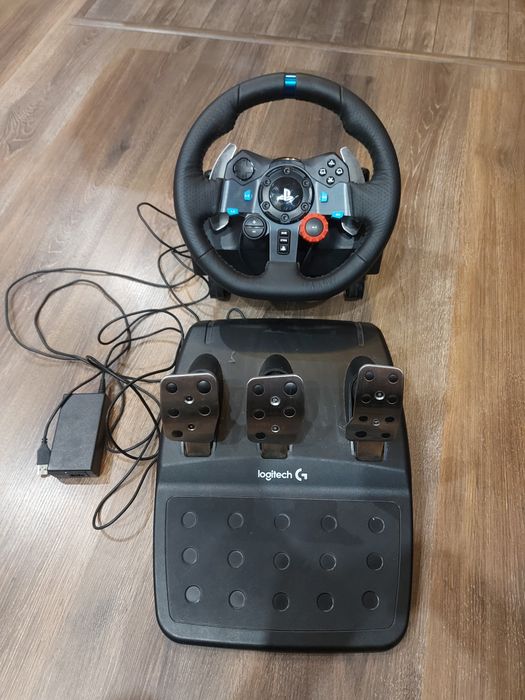 Продавам Волан Lojitech G29