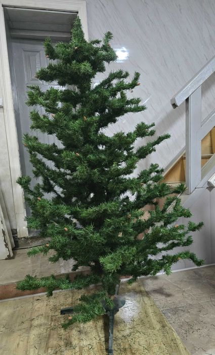 Новогодняя елка бу 2 шт