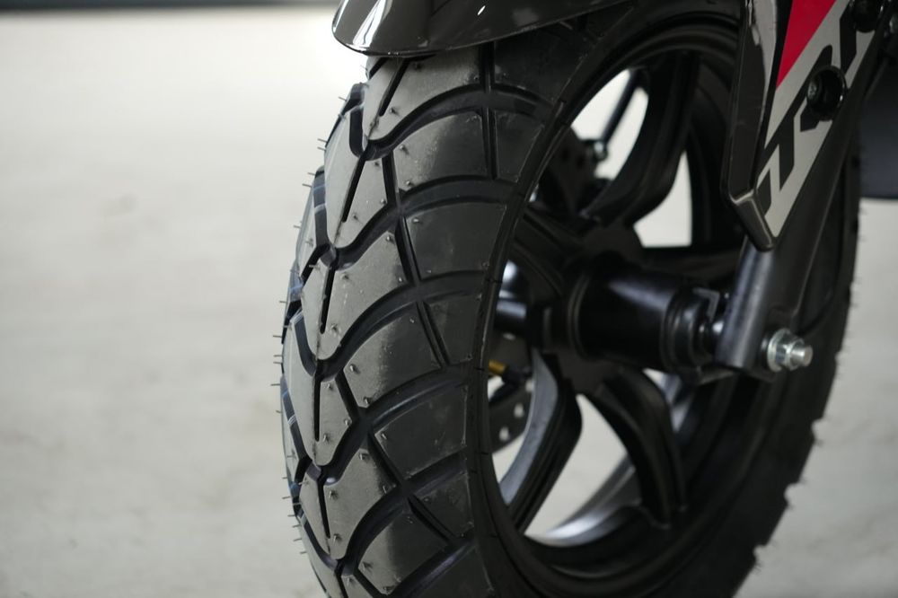 DRONGO dan Tigr skuteri 
2026 model.
Motor 150 kub
Tezligi 100km/s
Ben