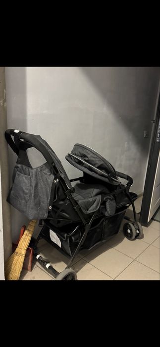 Продам срочно коляску для двойни.