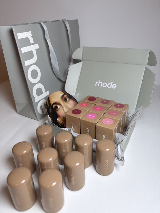 Rhode Pocket Blush оригинален кремообразен руж Cream Blush Blush Stick стик за бузи и устни грим makeup Hailey Bieber Хейли Бийбър 13 цвята