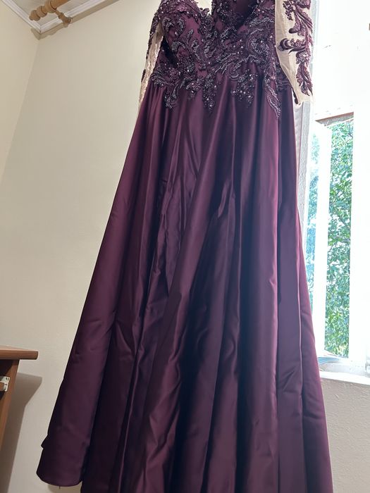 Rochie Lungă elegantă Grena Vișiniu !! Preț Negociabil !!