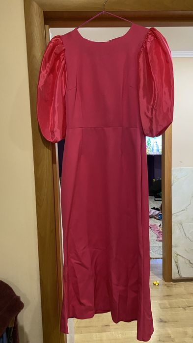 Продам платье розовое 42размер