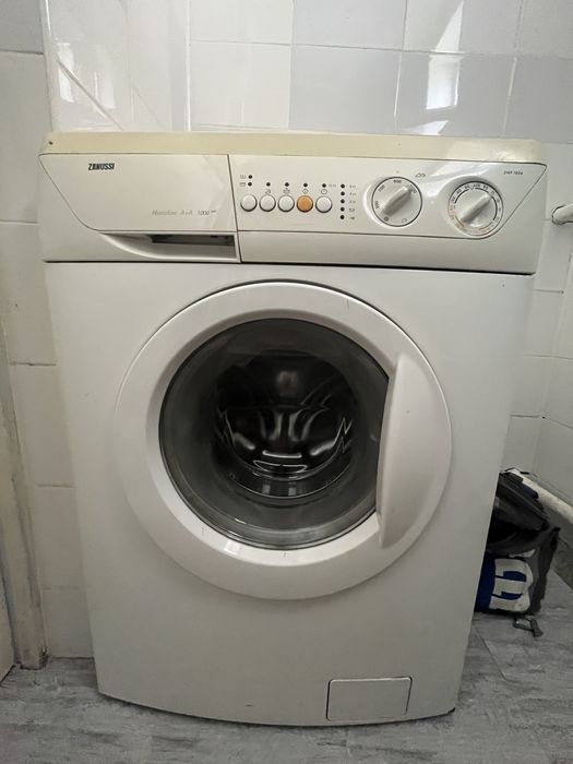 Стиральная машина продам срочно