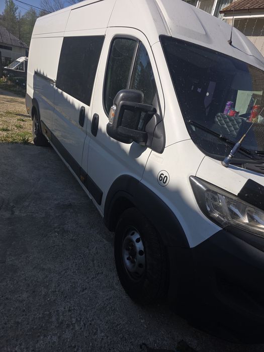 Vând 2 peugeot boxer an 2015 si 2020