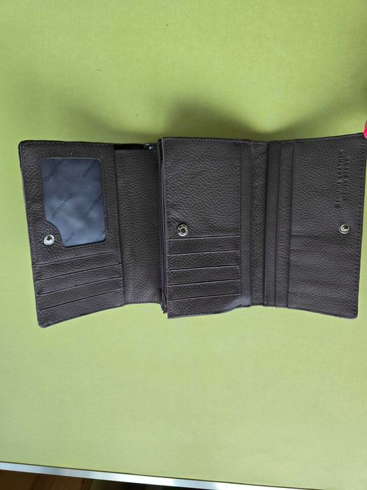 Лачено портмоне с крокодилски принт