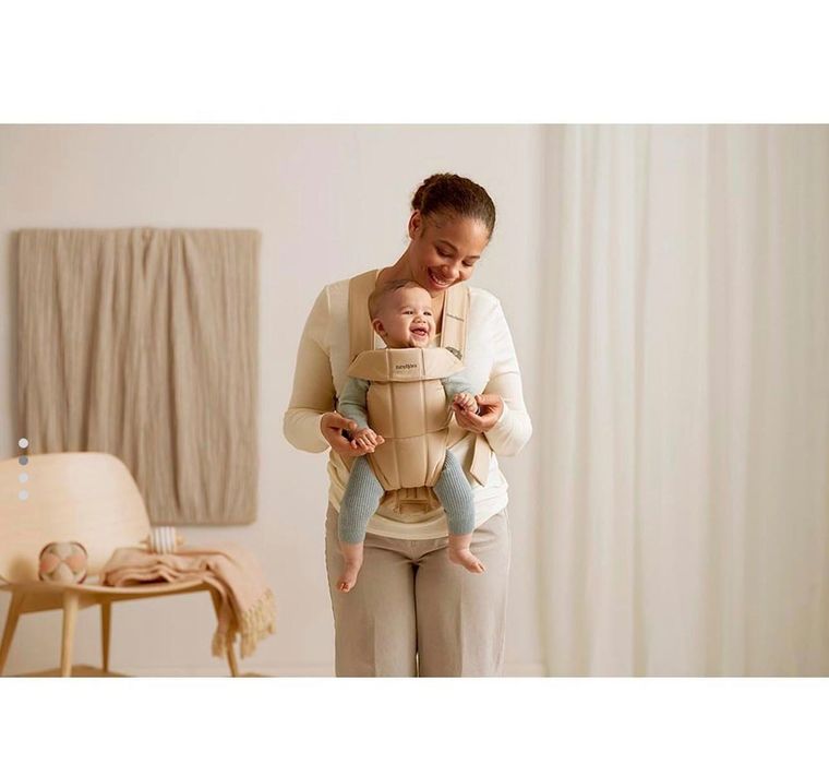 BabyBjörn Бебешка ергономична раница Mini, Cotton, Beige