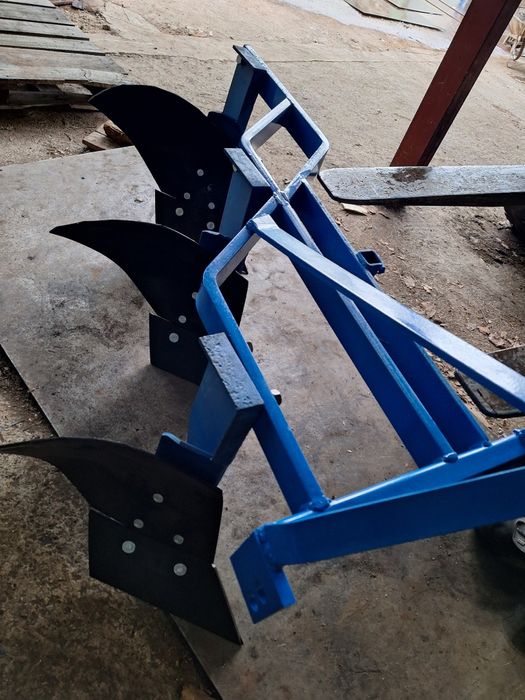 Продавам плугове