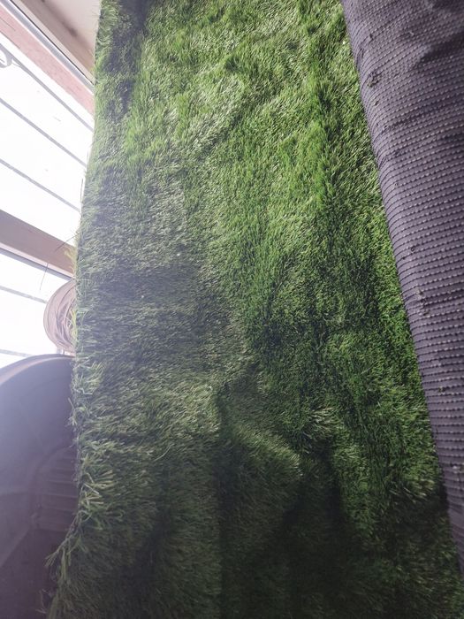 Продаётся ковролан, дорожки, газон.