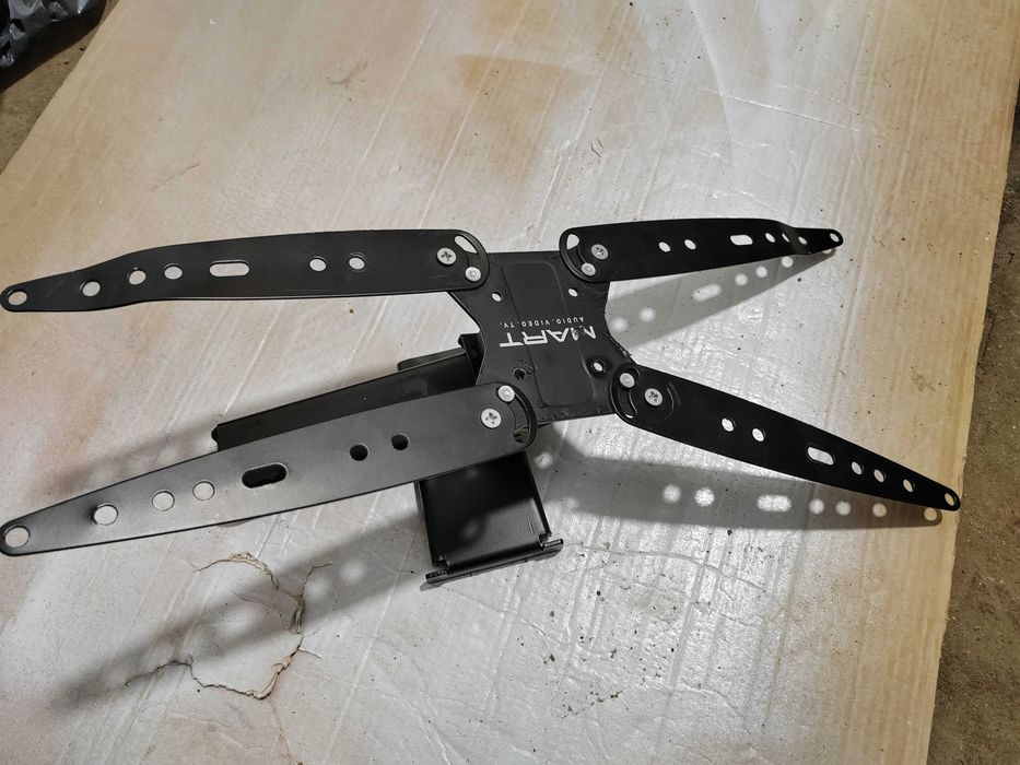 Кронштейн телевизора поворотный