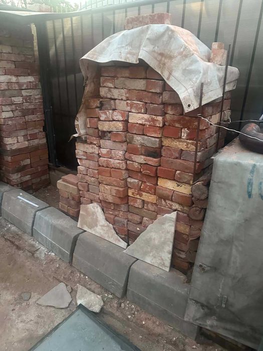 Caramida veche curatata