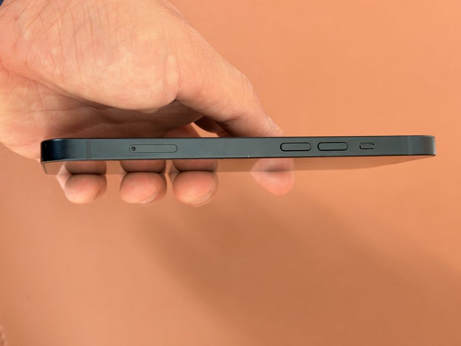 Продам iphone 13 128gb
